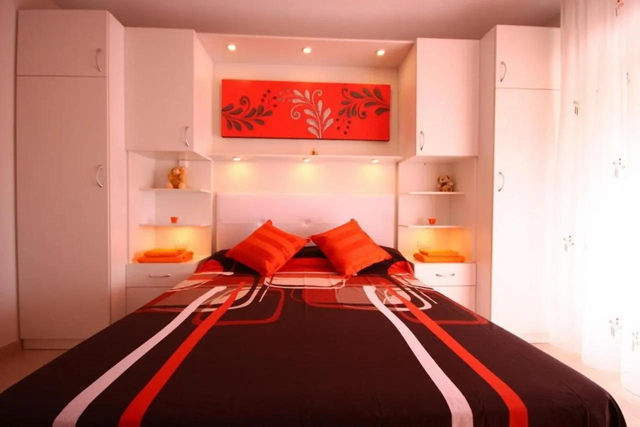 Fabulous Two Bedroom Apartment Near Las Vistas Beach In Los Cristianos Arona